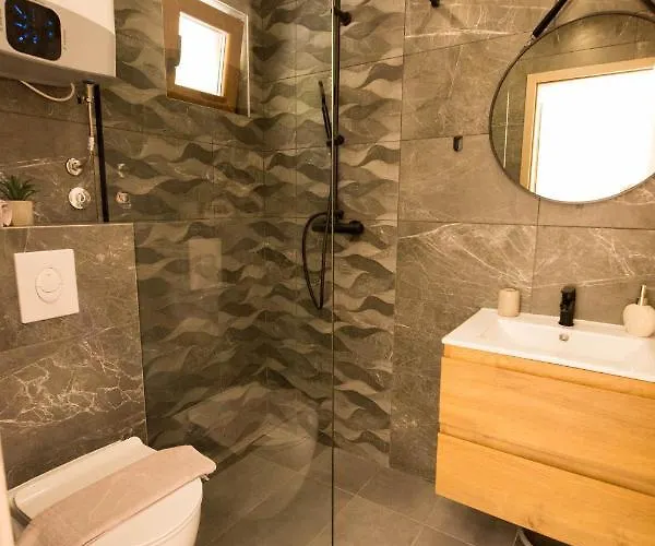 Stone House Marinko - Free Parking بيت للعطل